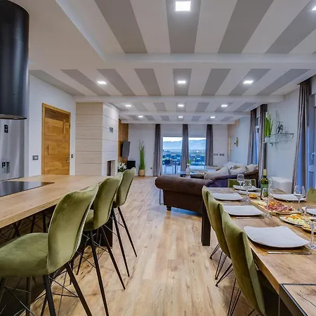 بيت للعطل Dona نين